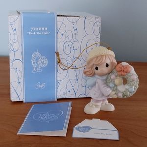 Precious Moments ornament 2006, # 710022 Deck the Halls